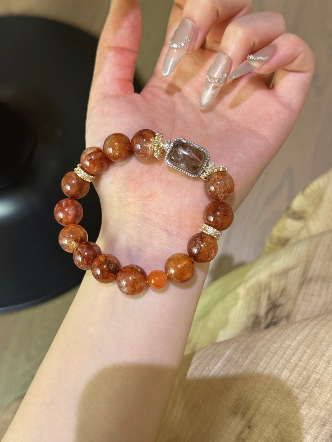 ▫️▪️ Red glue festoon ghost box bracelet